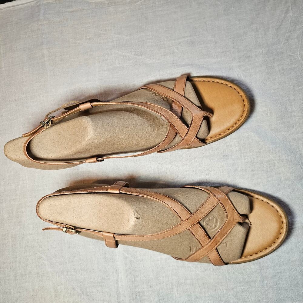 Born Nude Tan Strappy Sandals nib - Picture 9 of 15